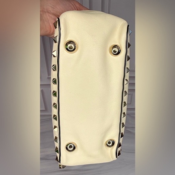 Valentino Garavani Small Rockstud Tote Bag Cream Leather 2-Way Crossbody - Picture 5 of 9